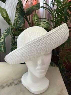 Women's Vintage White Straw Sun Visor Hat - Classic Summer Style